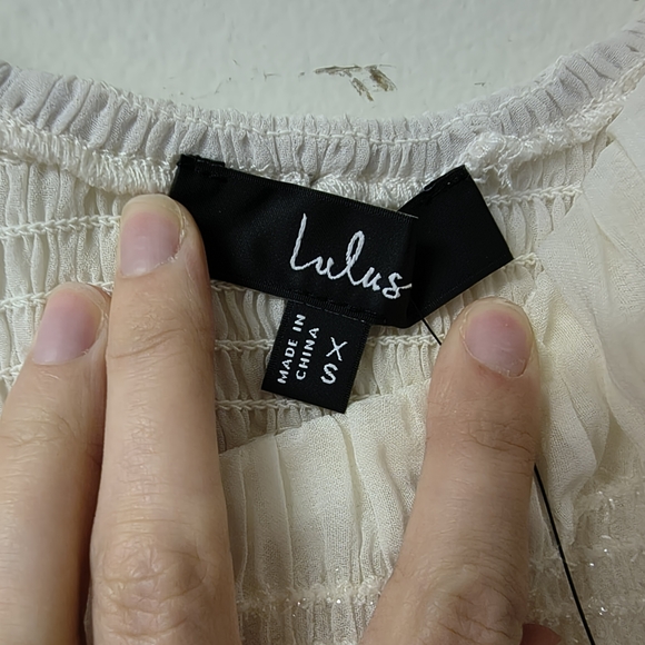 Lulu's Cream Ruffled Blouse NWT - Picture 3 of 3